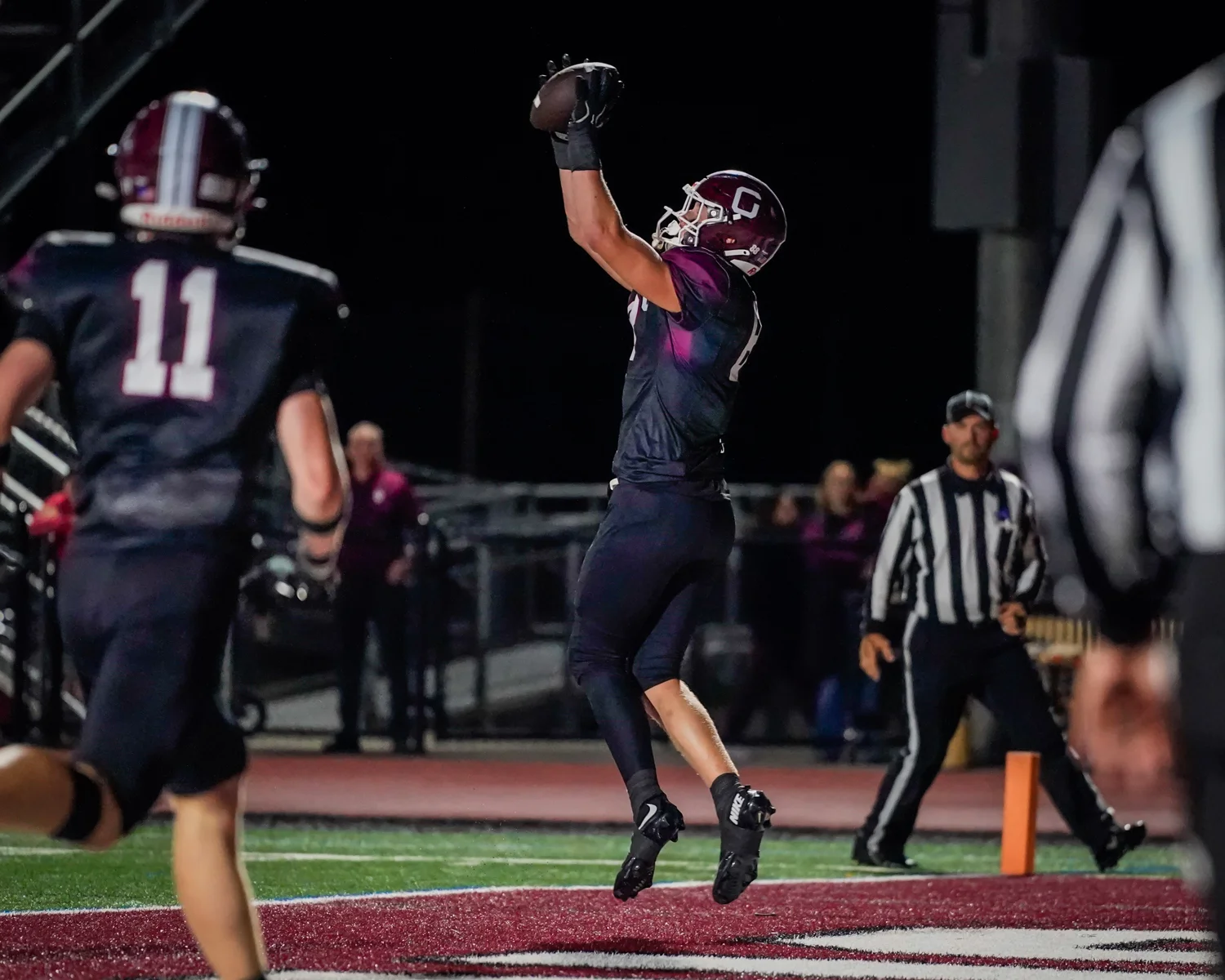 TE going up for the catch in the endzone for the TD